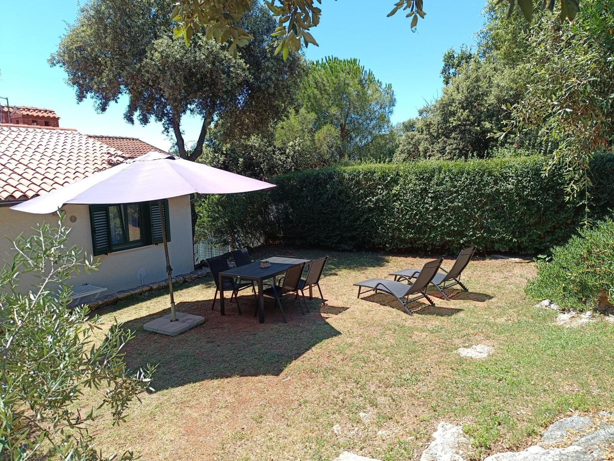 Appartamento Garden Pjescana Uvala Esterno foto