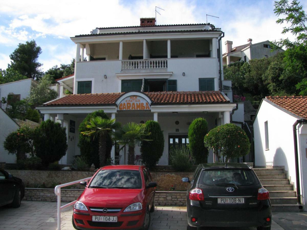 Appartamento Garden Pjescana Uvala Esterno foto