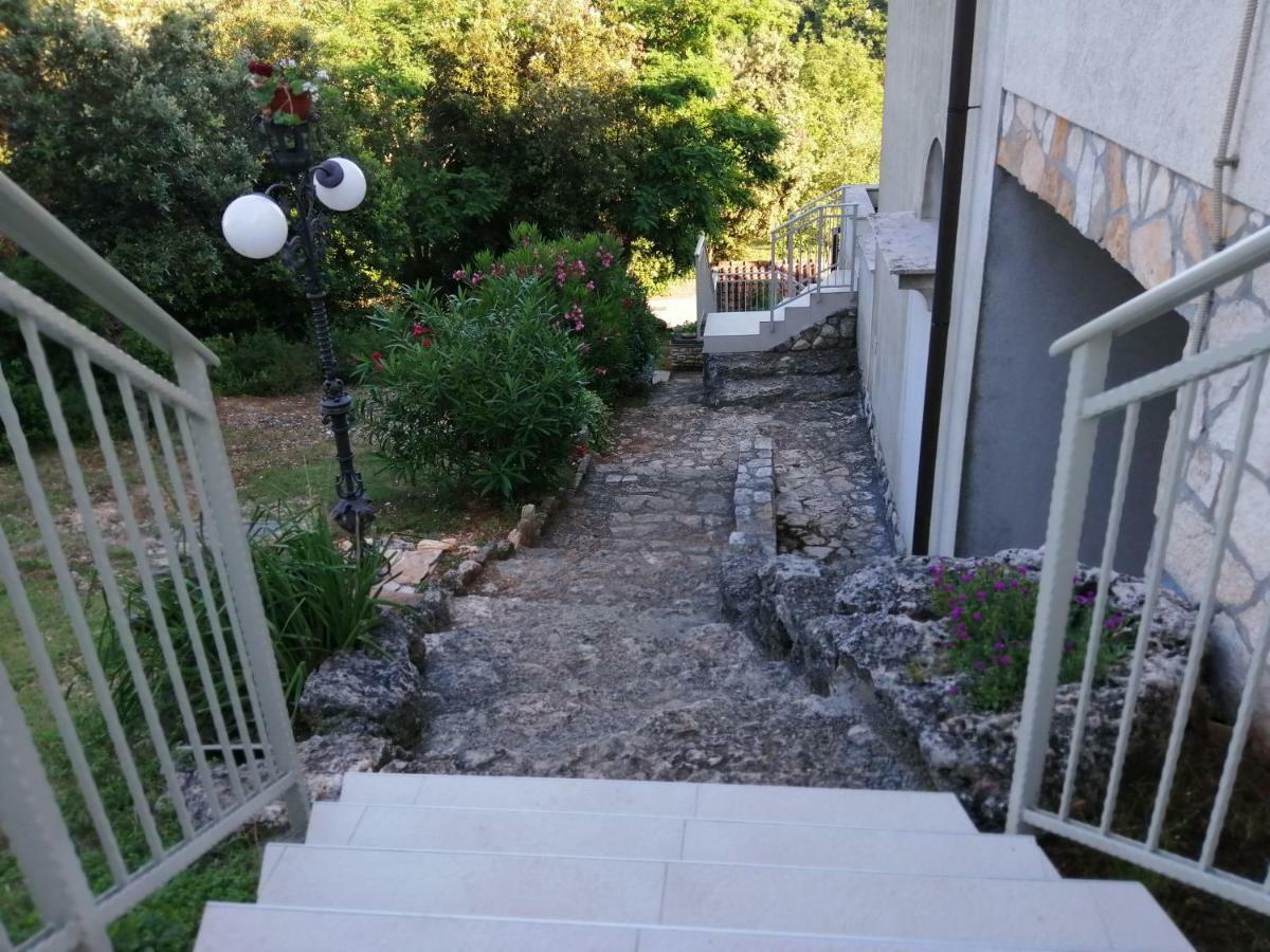 Appartamento Garden Pjescana Uvala Esterno foto