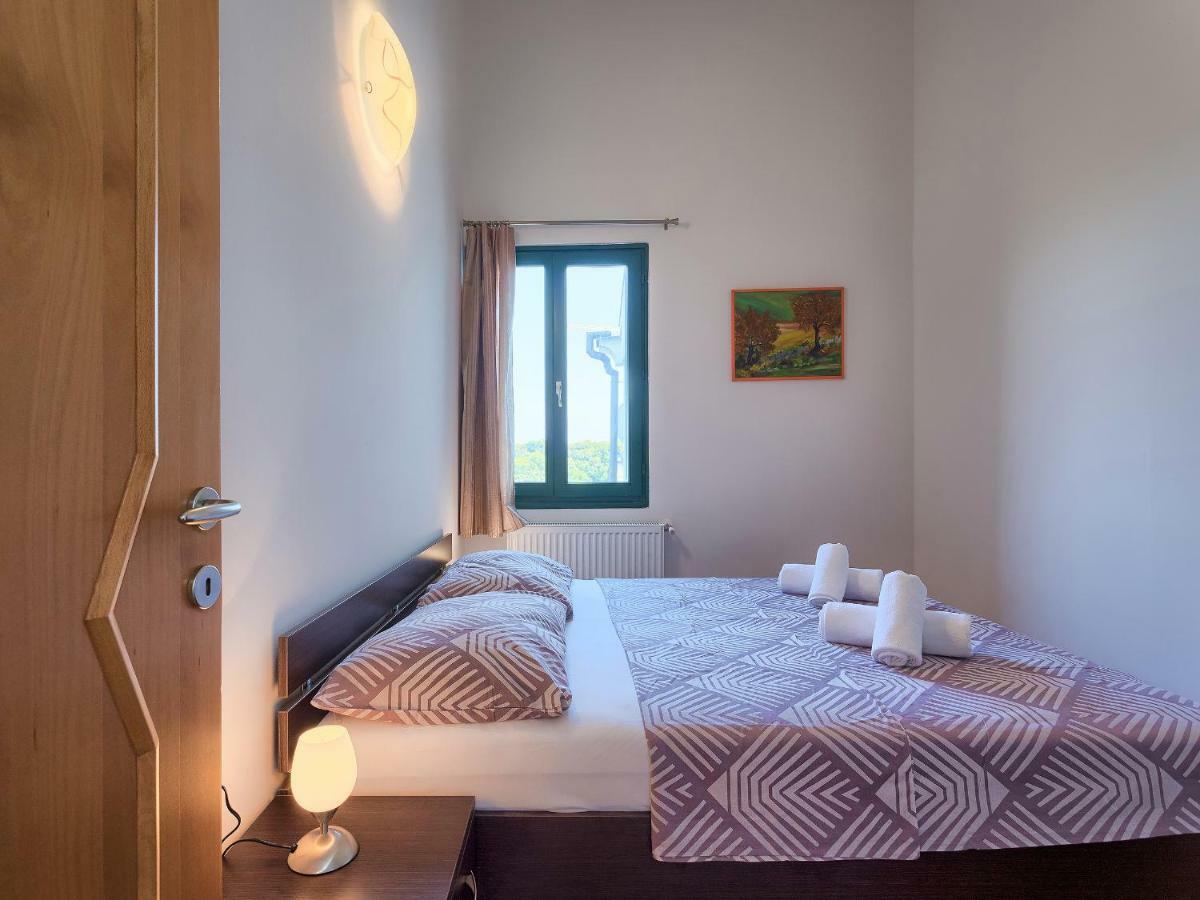Appartamento Garden Pjescana Uvala Esterno foto